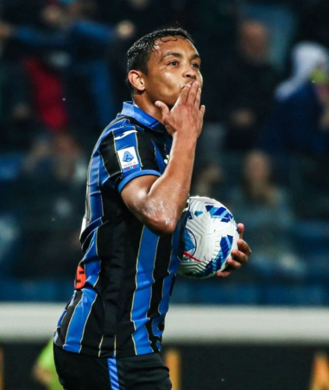 多特蒙德轻取波尔图，哈兰德乌龙送礼意甲