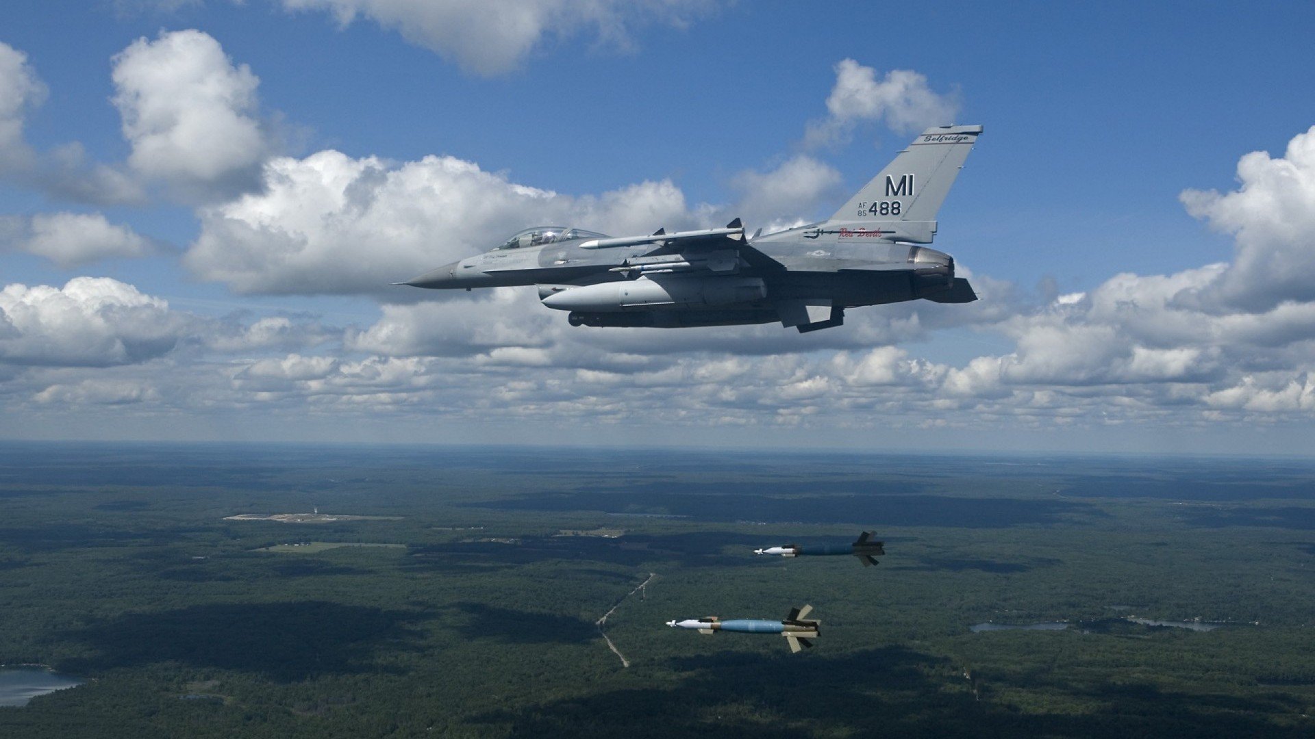 绿茵与硬木的胜利交响，马德里竞技的团队荣耀与阿克的个人英雄主义